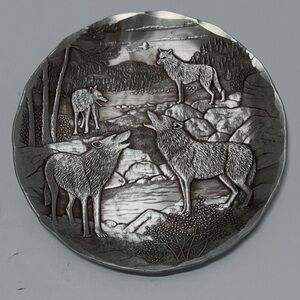 Wendell August Forge Decorative Plate wolves Handmade Vintage aluminum small